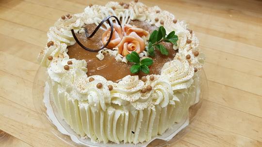 Omenakanelikermakakku