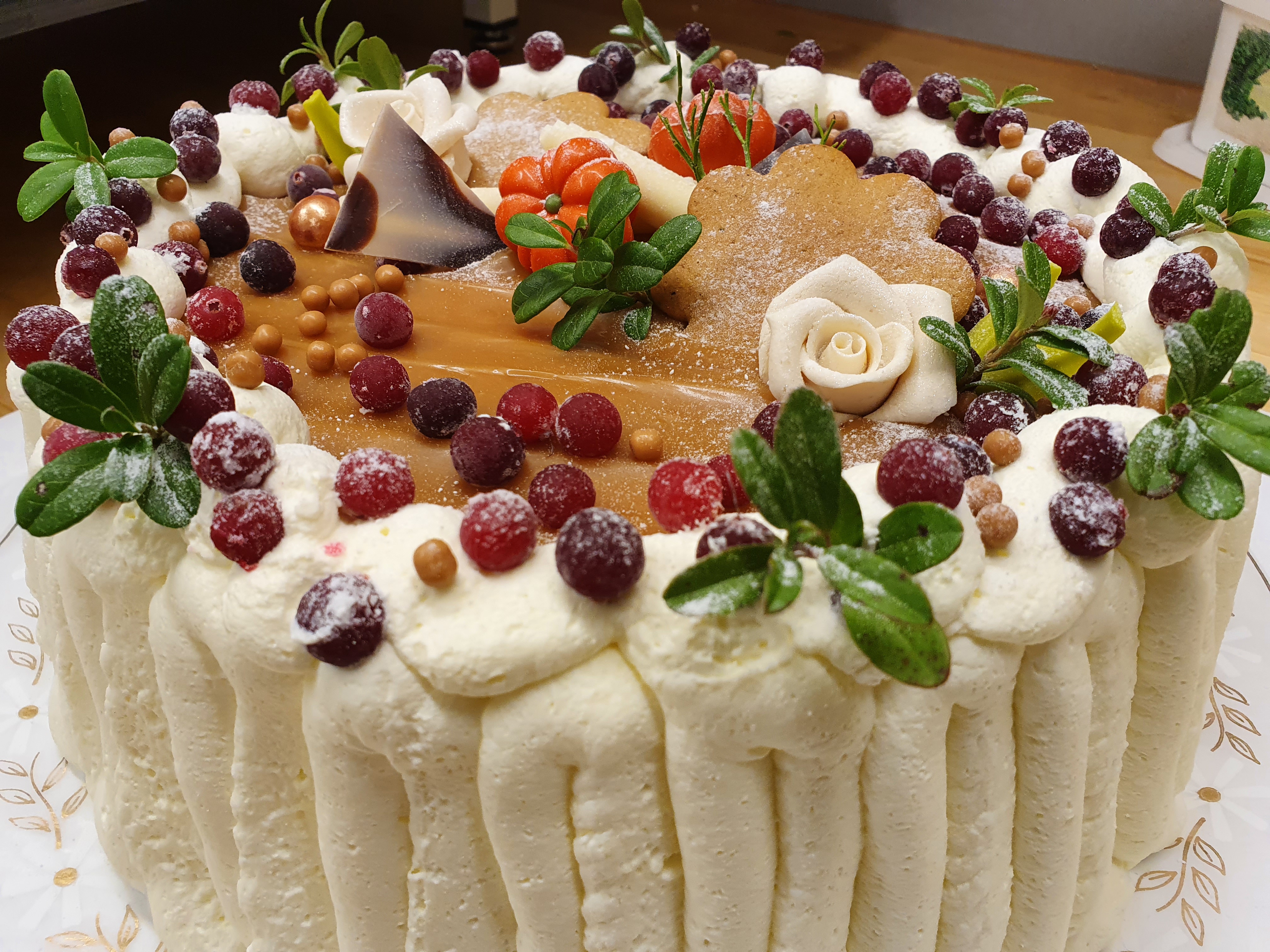 Karpalo-kinuski kermakakku | Kiteen Kotileipomo