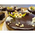 Sacher-kakku aprikoosilla